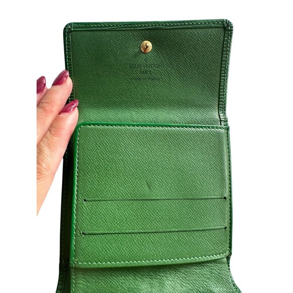 LOUIS VUITTON Green Vernis Epi Leather Snap Wallet - Picture 7 of 9